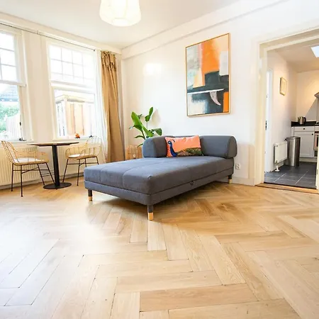 Semesterbostad Cute House *